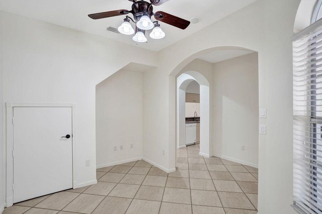 6379 Bella Circle W 606, Boynton Beach, FL 33437