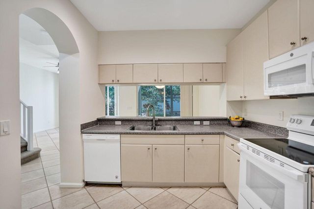 6379 Bella Circle W 606, Boynton Beach, FL 33437