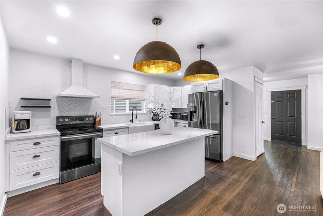5232 Larrabee Way, Mount Vernon, WA 98273
