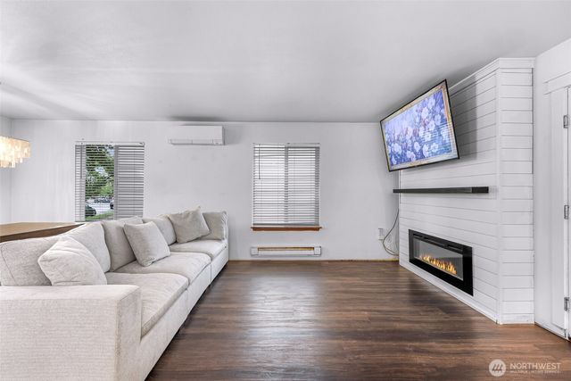5232 Larrabee Way, Mount Vernon, WA 98273