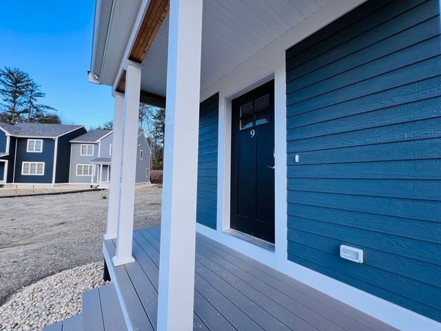 10 Glacier Path 10, Middleboro, MA 02346