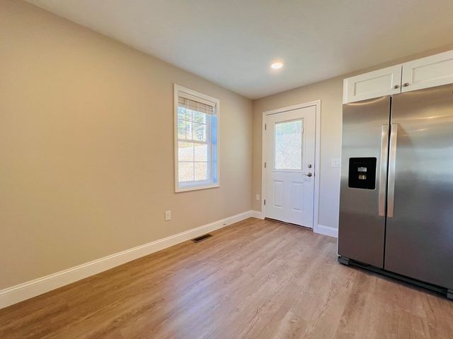 10 Glacier Path 10, Middleboro, MA 02346