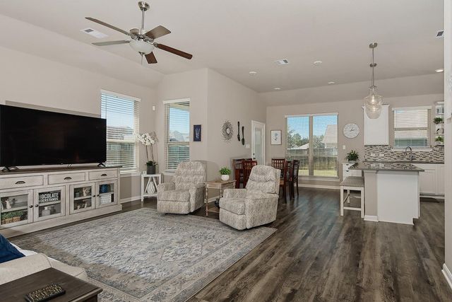 305 Brocks Court, Montgomery, TX 77356