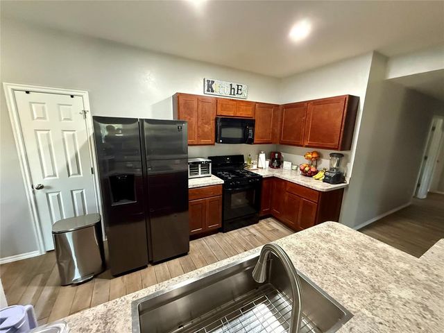 906 River Run Drive, Noble, OK 73068