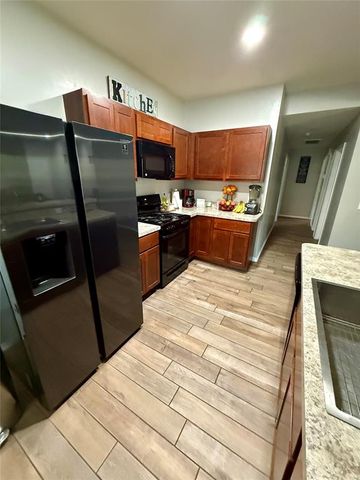 906 River Run Drive, Noble, OK 73068