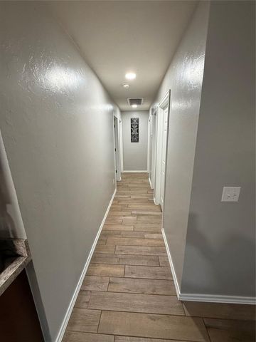 906 River Run Drive, Noble, OK 73068