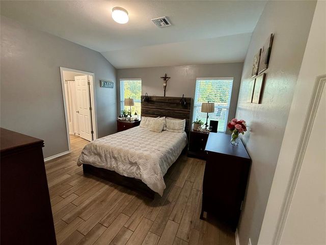 906 River Run Drive, Noble, OK 73068