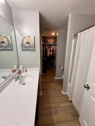906 River Run Drive, Noble, OK 73068