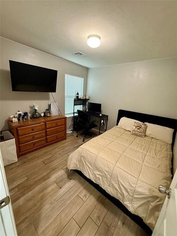 906 River Run Drive, Noble, OK 73068