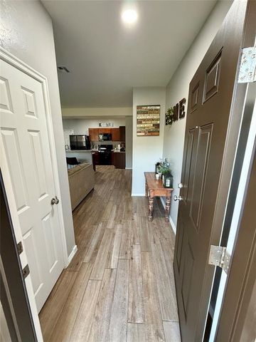 906 River Run Drive, Noble, OK 73068