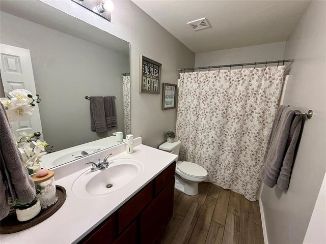 906 River Run Drive, Noble, OK 73068