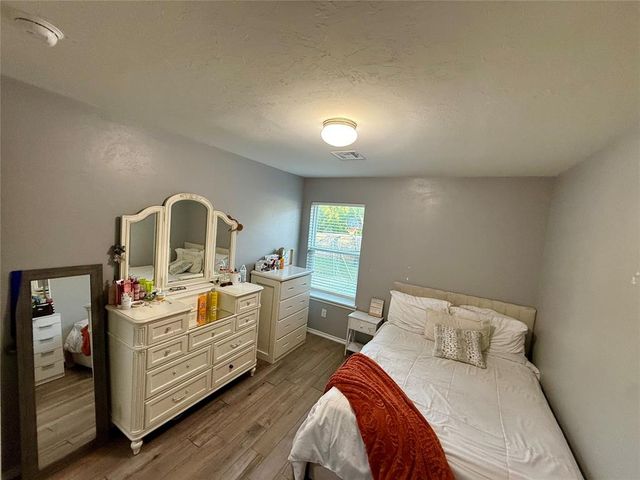 906 River Run Drive, Noble, OK 73068