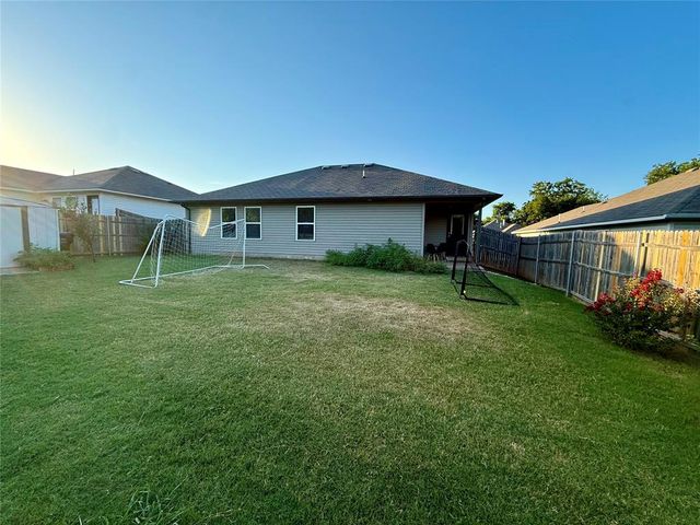 906 River Run Drive, Noble, OK 73068