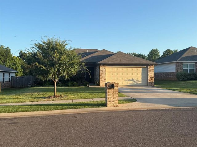 906 River Run Drive, Noble, OK 73068