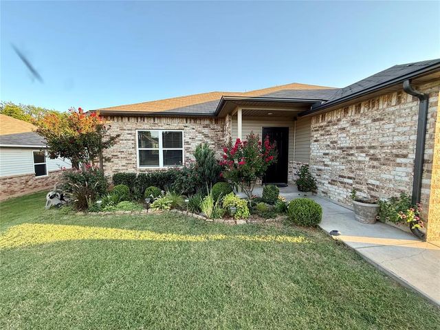 906 River Run Drive, Noble, OK 73068