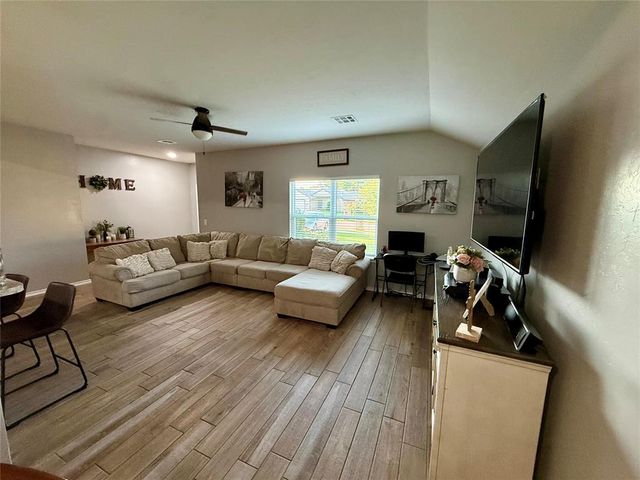 906 River Run Drive, Noble, OK 73068