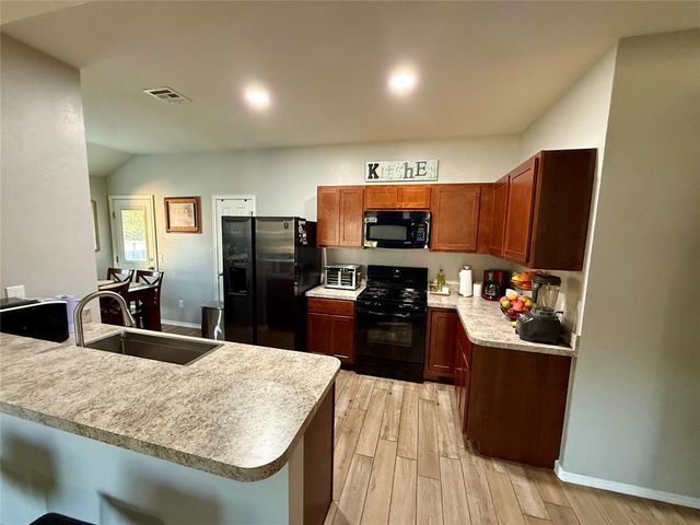 906 River Run Drive, Noble, OK 73068