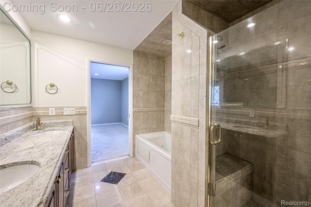 42160 Woodward Avenue 7, Bloomfield Hills, MI 48304