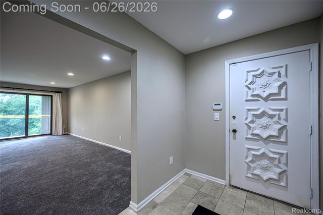 42160 Woodward Avenue 7, Bloomfield Hills, MI 48304