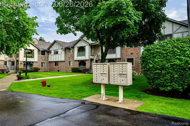 42160 Woodward Avenue 7, Bloomfield Hills, MI 48304