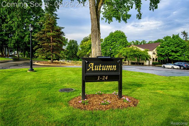 42160 Woodward Avenue 7, Bloomfield Hills, MI 48304