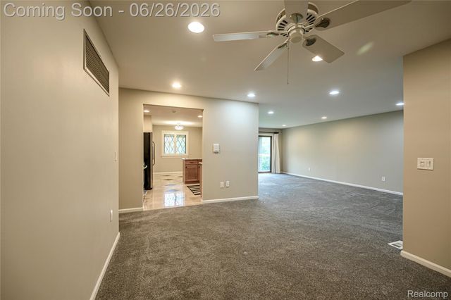 42160 Woodward Avenue 7, Bloomfield Hills, MI 48304