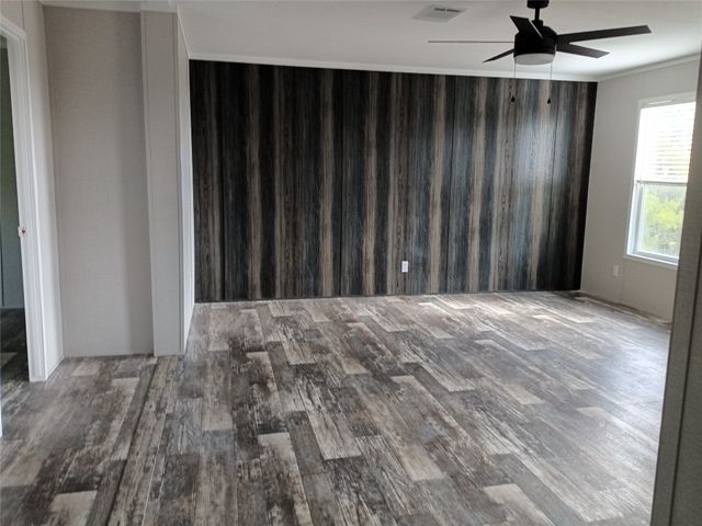 700 Woodhaven Drive, Springtown, TX 76082