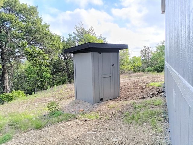 700 Woodhaven Drive, Springtown, TX 76082