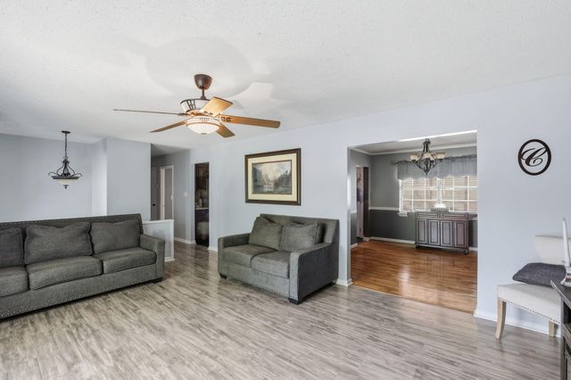 2404 Horseshoe Drive, Soddy Daisy, TN 37379