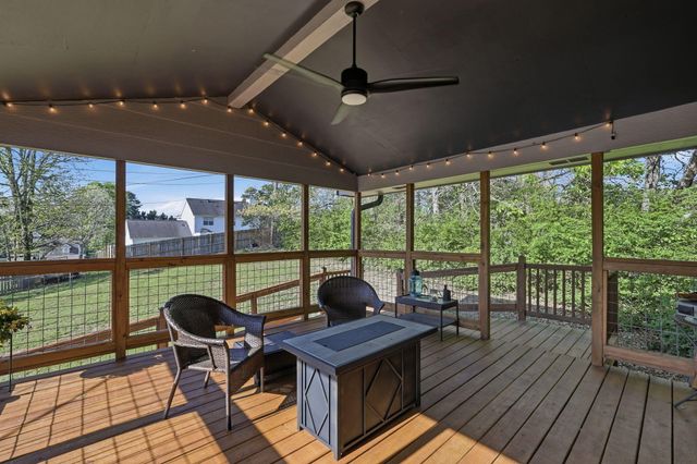 2404 Horseshoe Drive, Soddy Daisy, TN 37379