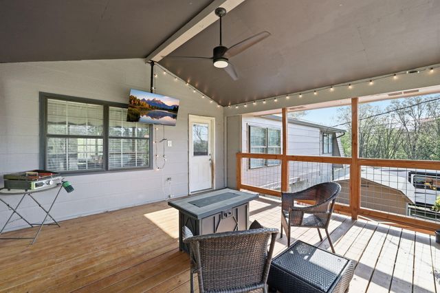 2404 Horseshoe Drive, Soddy Daisy, TN 37379