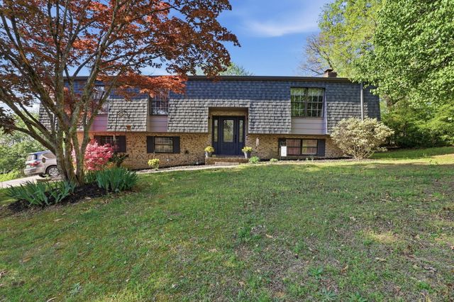 2404 Horseshoe Drive, Soddy Daisy, TN 37379