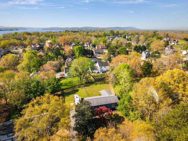 2404 Horseshoe Drive, Soddy Daisy, TN 37379