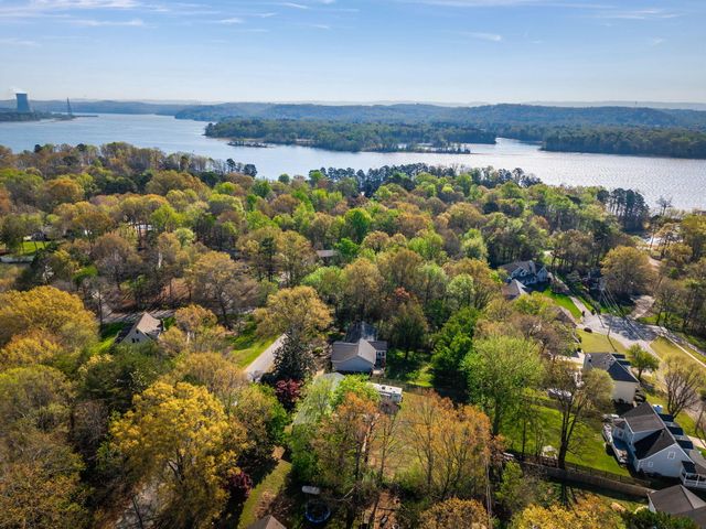 2404 Horseshoe Drive, Soddy Daisy, TN 37379