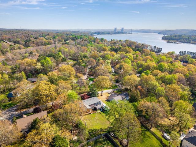 2404 Horseshoe Drive, Soddy Daisy, TN 37379