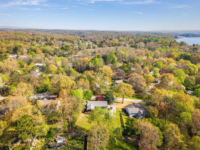 2404 Horseshoe Drive, Soddy Daisy, TN 37379