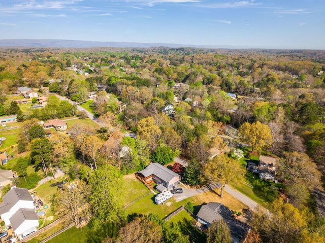 2404 Horseshoe Drive, Soddy Daisy, TN 37379