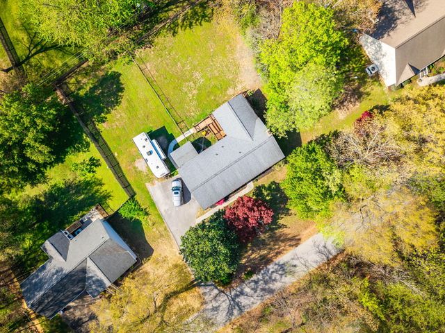 2404 Horseshoe Drive, Soddy Daisy, TN 37379