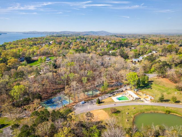 2404 Horseshoe Drive, Soddy Daisy, TN 37379