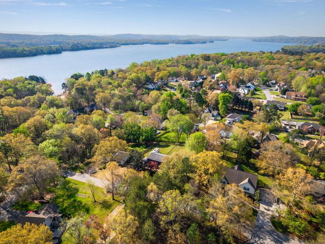 2404 Horseshoe Drive, Soddy Daisy, TN 37379