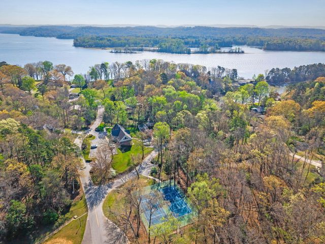 2404 Horseshoe Drive, Soddy Daisy, TN 37379