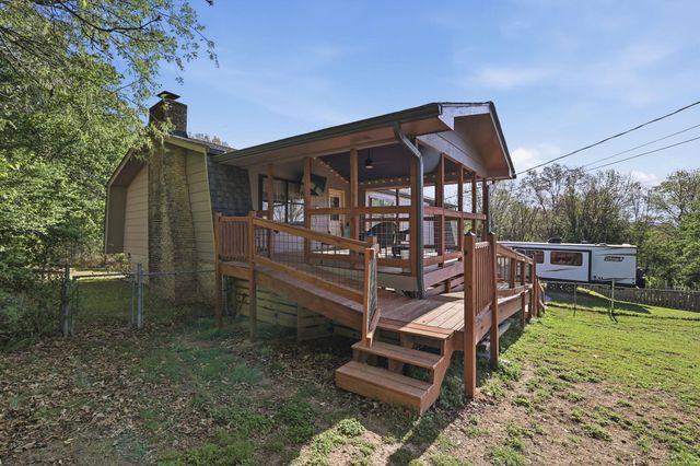 2404 Horseshoe Drive, Soddy Daisy, TN 37379