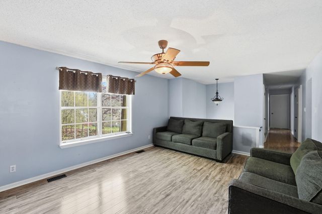 2404 Horseshoe Drive, Soddy Daisy, TN 37379