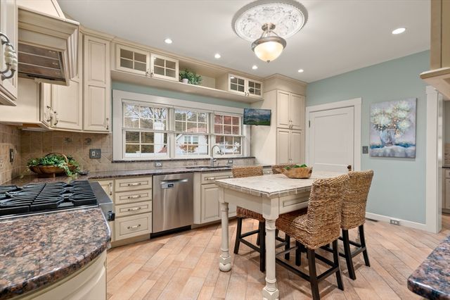 90 Prospect St, Wakefield, MA 01880