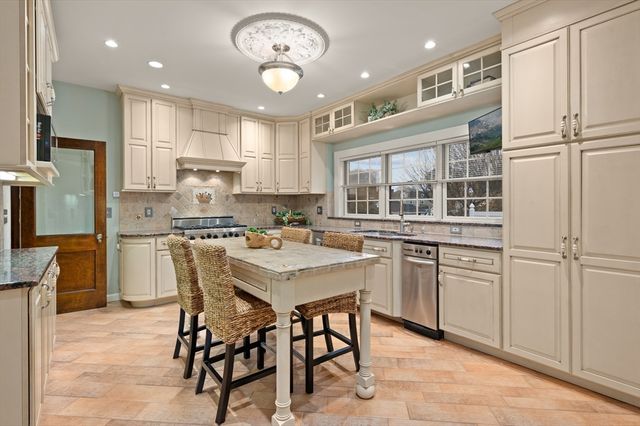 90 Prospect St, Wakefield, MA 01880