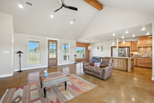 496 County Road 4730, Leonard, TX 75452