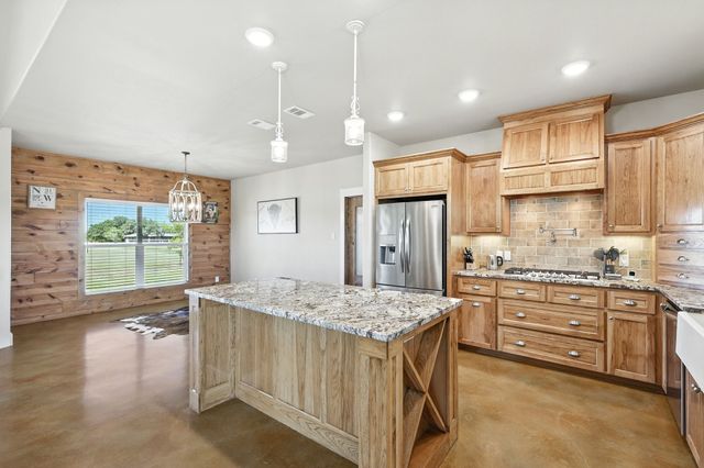 496 County Road 4730, Leonard, TX 75452