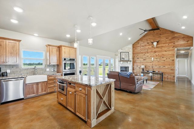 496 County Road 4730, Leonard, TX 75452