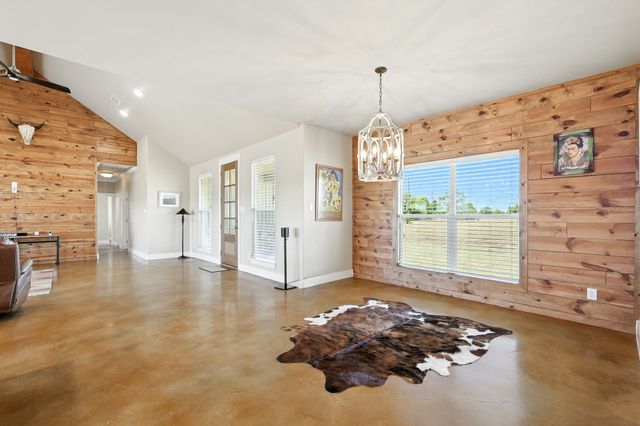 496 County Road 4730, Leonard, TX 75452