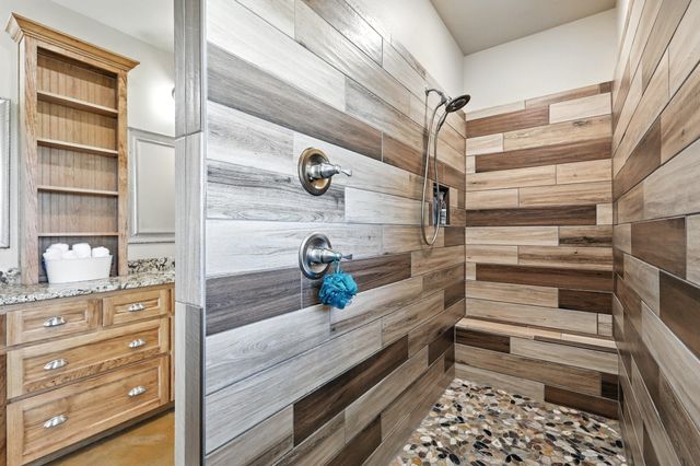 496 County Road 4730, Leonard, TX 75452